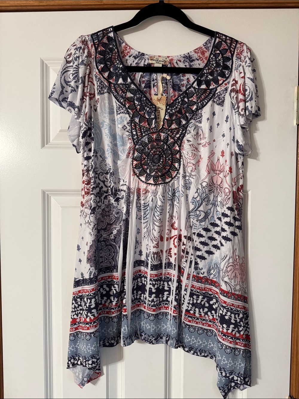 NWT rare World Unity Medallion Crochet sequin Yoke shark bite hem tunic size 0X